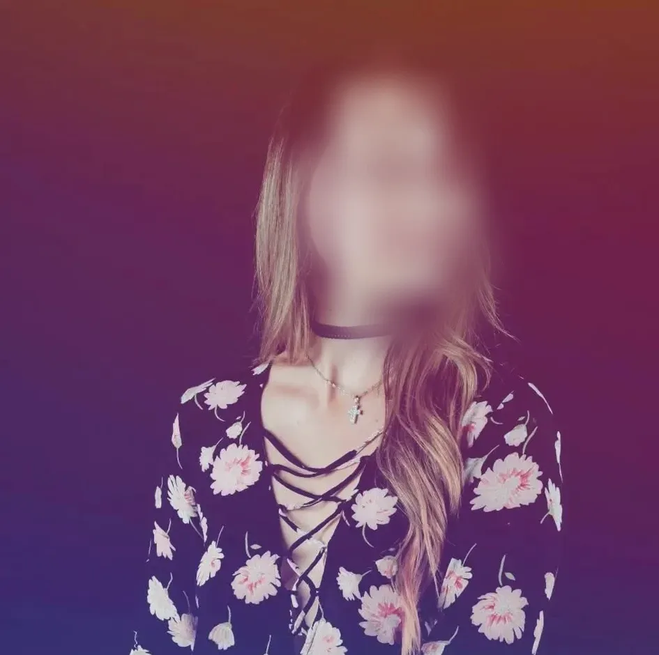 Cecilia, 24
