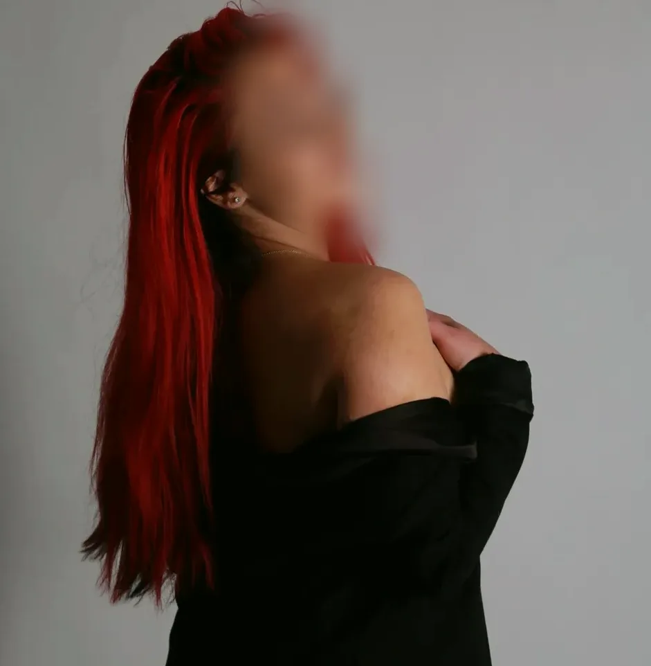 Veera, 25